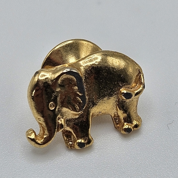 VINTAGE Gold Tone Elephant Post Back Earrings and Small Scatter Pin Brooch - Picture 5 of 5